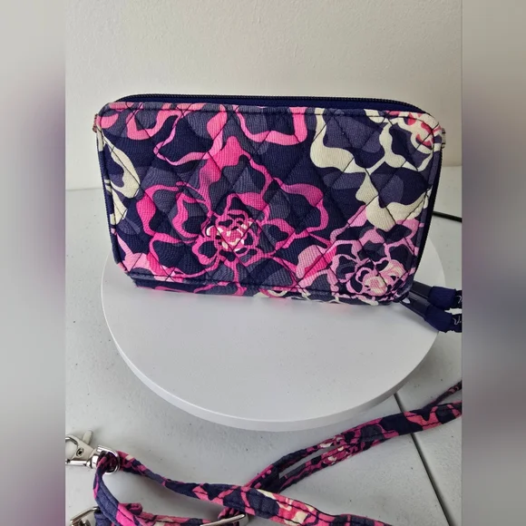 Vera Bradley Wallet Floral Pink & Blue Pre-Owned - Picture 3 of 11